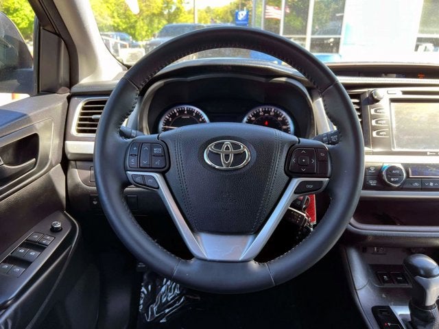 2016 Toyota Highlander LE