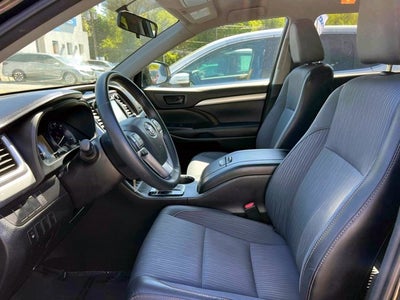 2016 Toyota Highlander LE