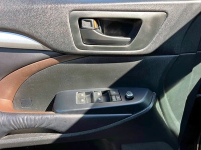 2016 Toyota Highlander LE